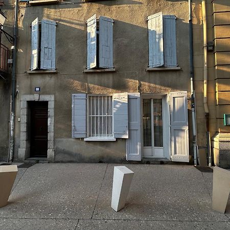 Y&R Residence 迪涅莱班 外观 照片