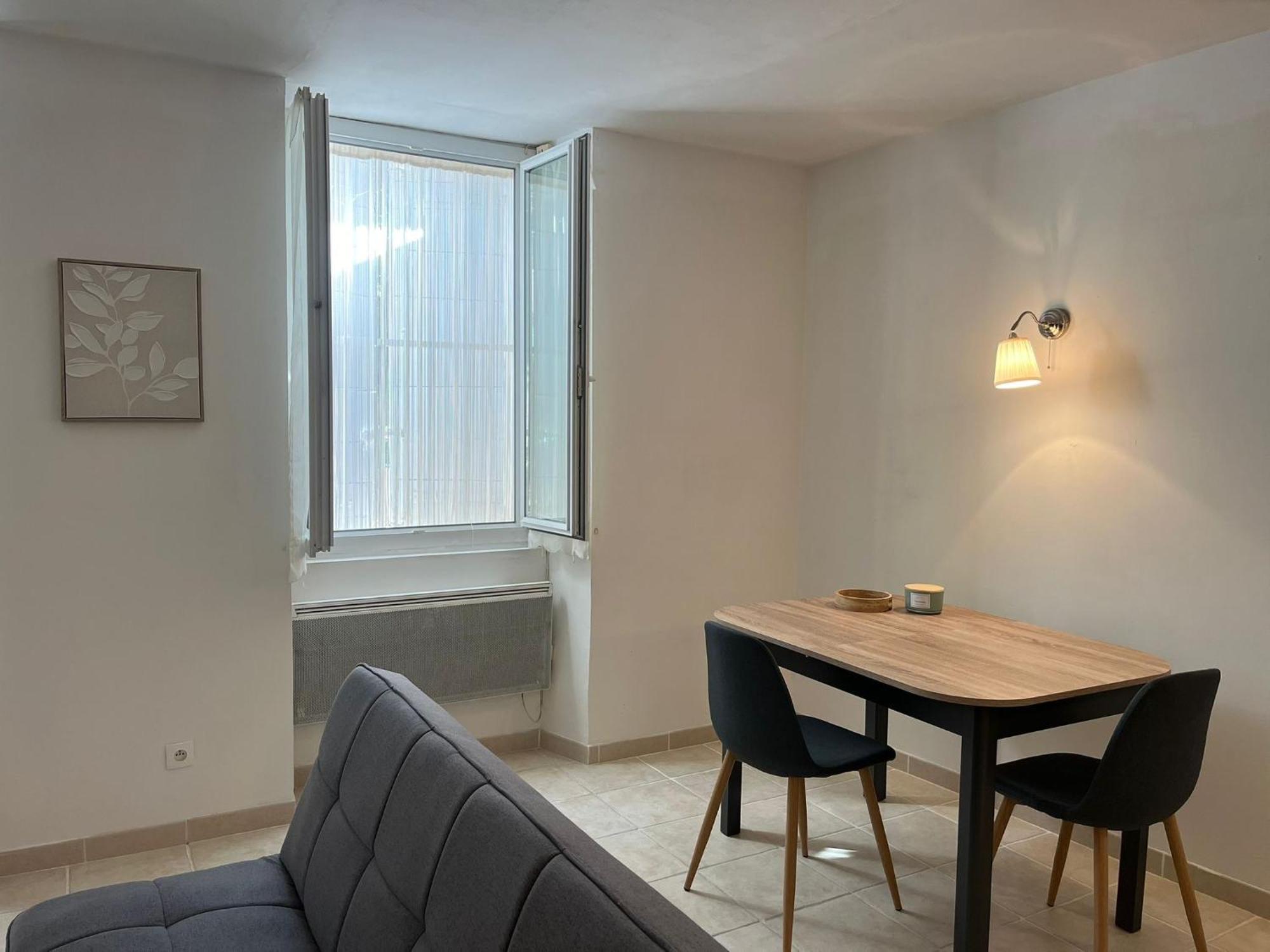Y&R Residence 迪涅莱班 外观 照片